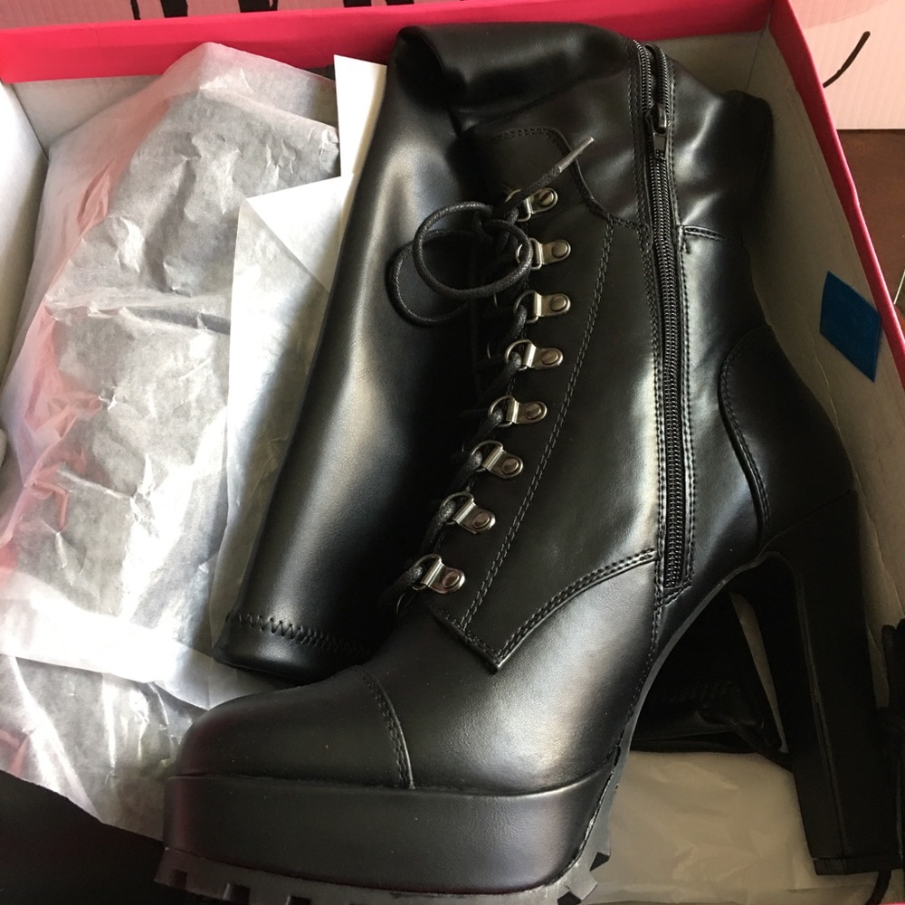 Shoe dazzle Black Knee High Boots! 👢